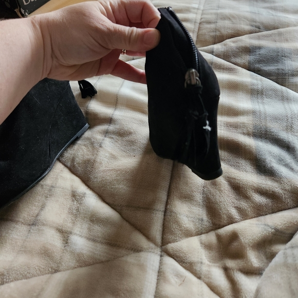 Booties - Picture 4 of 5